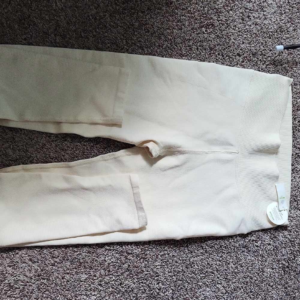 Aerie Cream Leggings for Effortless Style